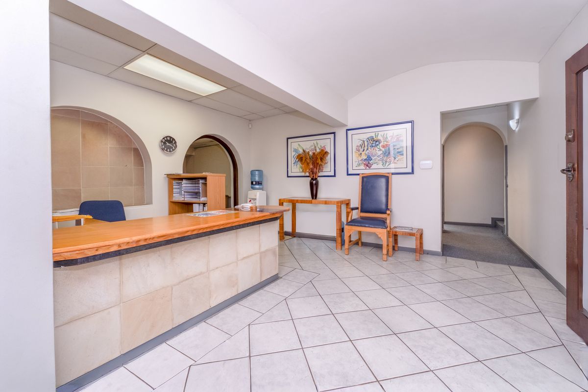 Prime office's or student accommodation in the heart of Ferndale. - Photo 2