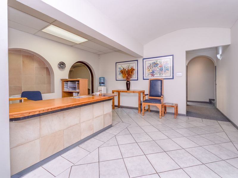 Prime office's or student accommodation in the heart of Ferndale. - Photo 2