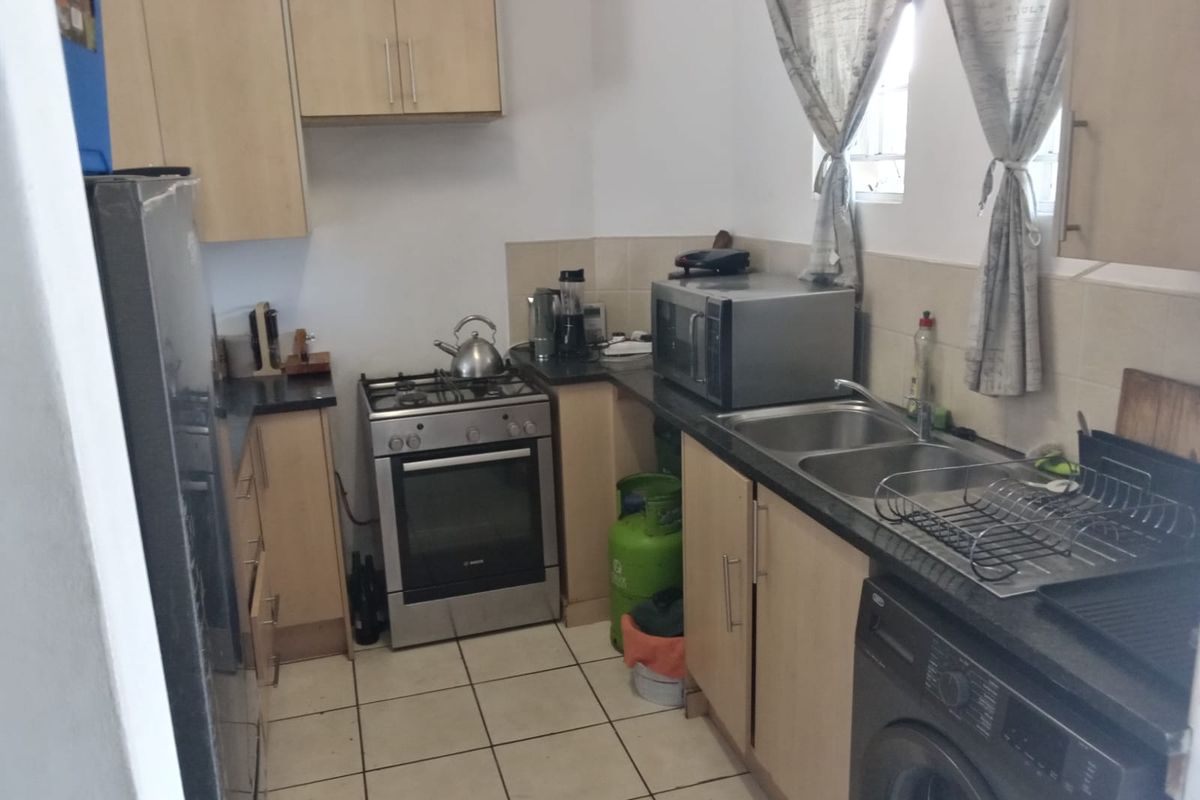 Apartment For Sale In Randburg - Photo 4