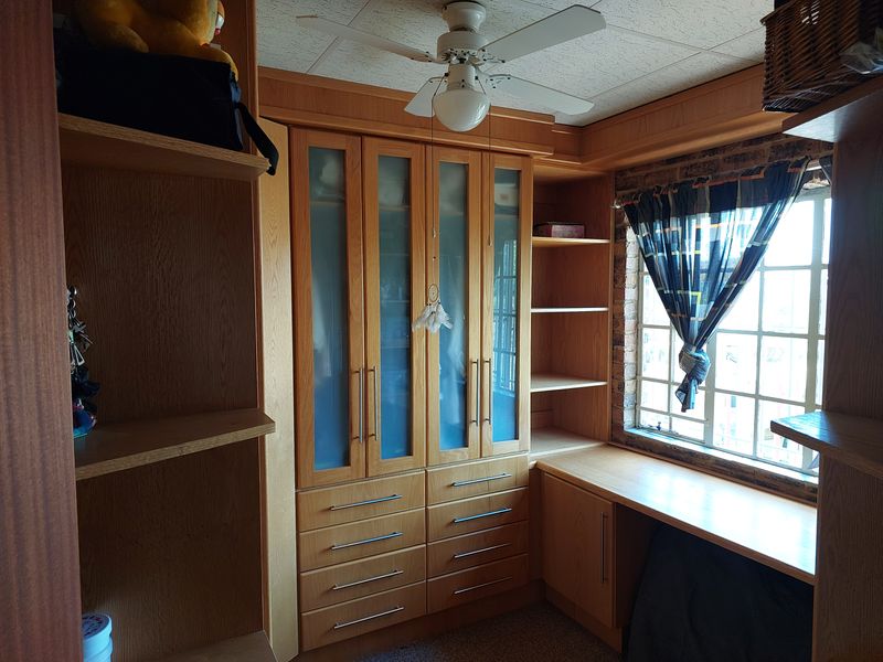 5 Bedroom House at Vaaloewer for Sale - Photo 7