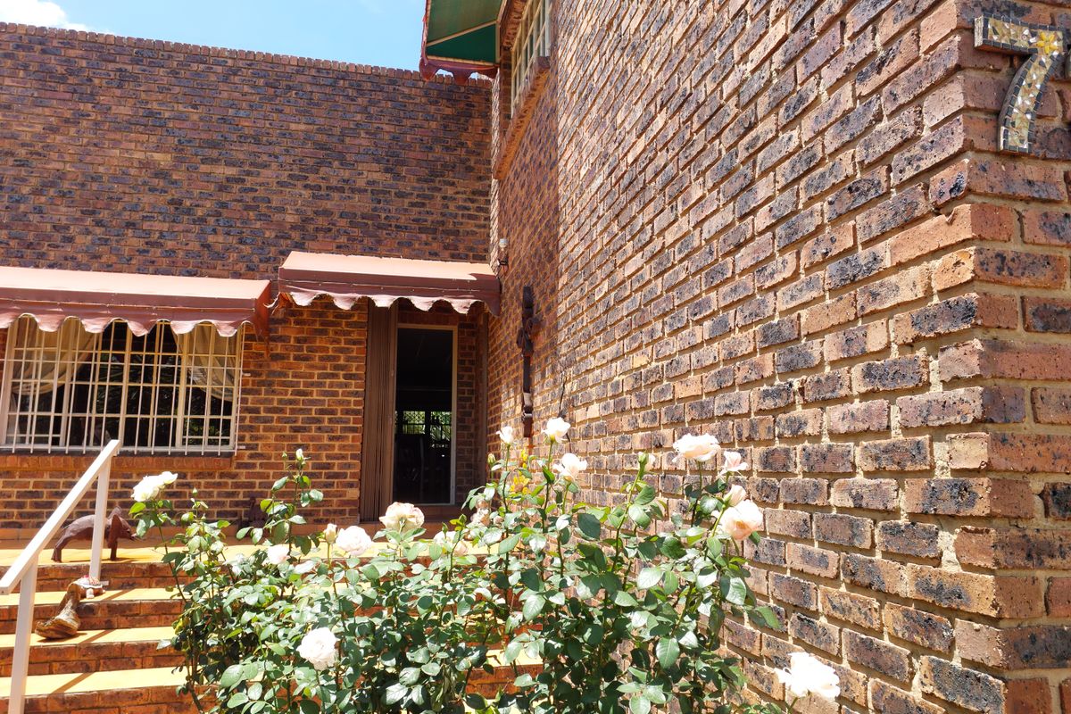 5 Bedroom House at Vaaloewer for Sale - Photo 5