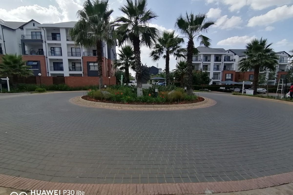 Apartment Rental Monthly In Pretoria - Photo 5