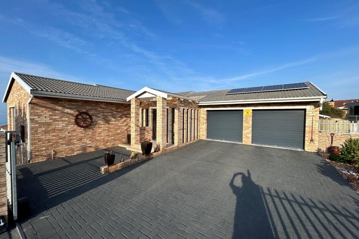 STUNNING 3 BEDROOM HOUSE WITH BREATHTAKING SEA VIEWS TOTALLY OFF THE GRID IF NEEDED - Photo 2