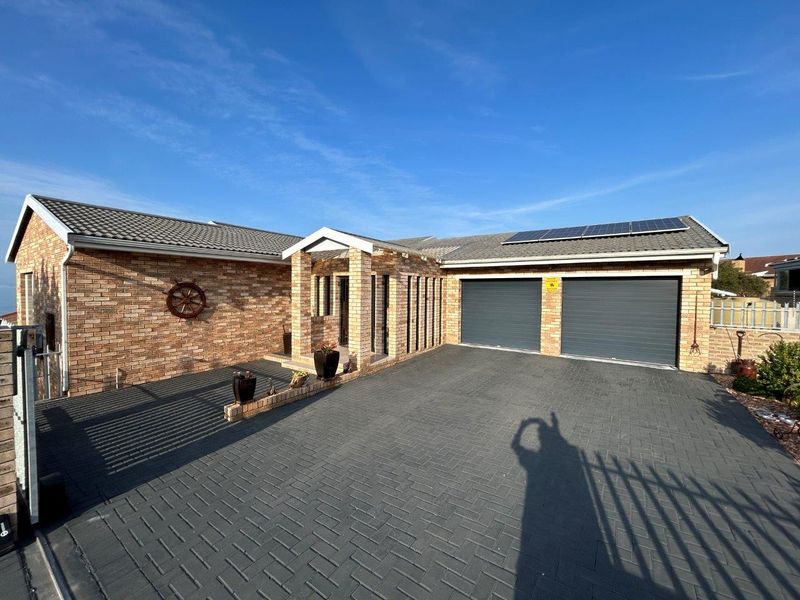 STUNNING 3 BEDROOM HOUSE WITH BREATHTAKING SEA VIEWS TOTALLY OFF THE GRID IF NEEDED - Photo 2