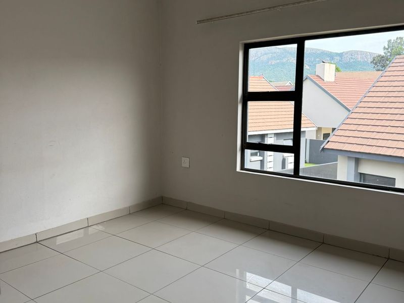 Elegant Family Home in Secure Estate – Melodie, Hartbeespoort - Photo 10