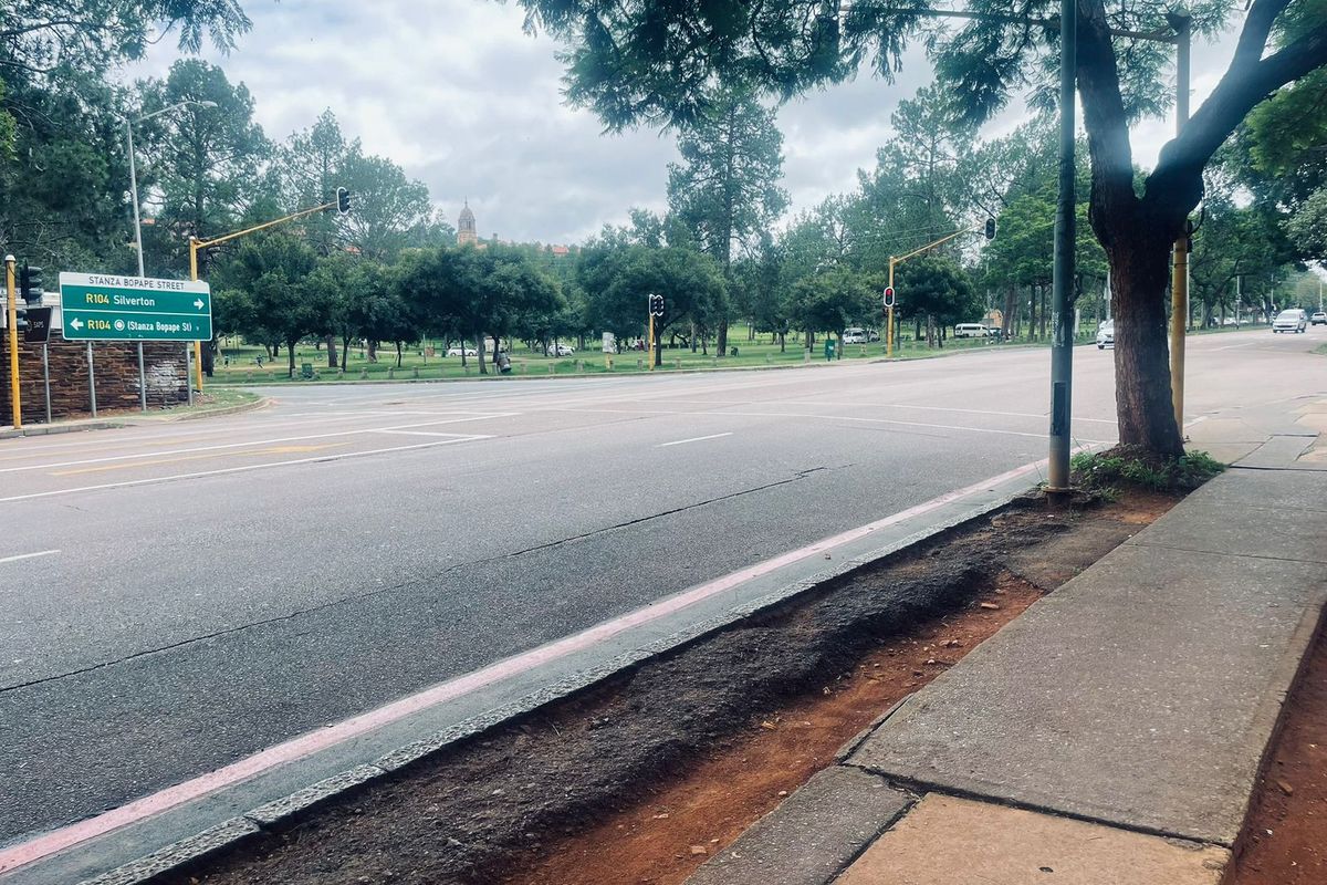 SOLE AND EXCUSIVE MANDATE Beautiful 2-Bedroom Flat in Arcadia - Photo 3