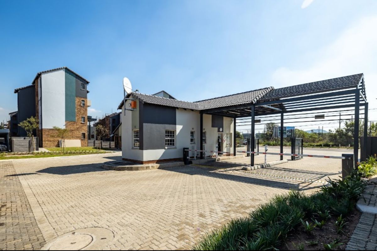 Apartment For Sale In Pretoria - Photo 2