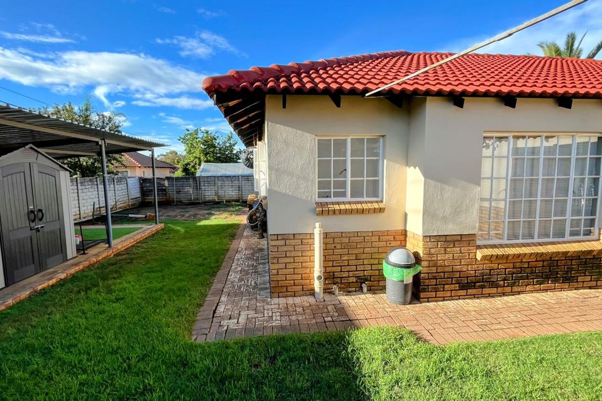 House for sale in Mooinooi! - Photo 3