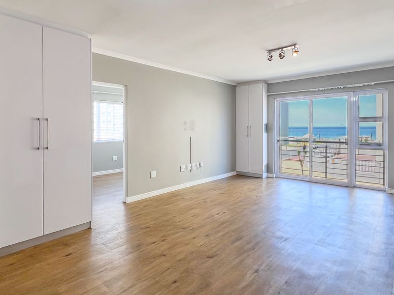 Ultra modern apartment with stunning ocean views - Photo 3