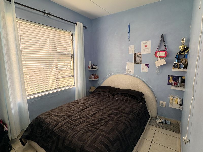 Newly refurbished ground floor unit - Photo 7