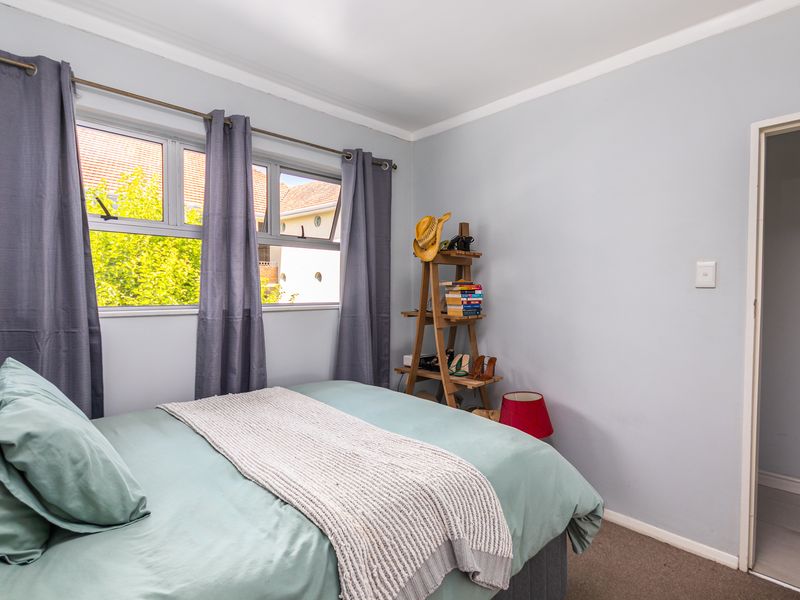 Two Bedroom, Two toilet with garage, parking bay and  a store room in the heart of Kenilworth Upper - Photo 9