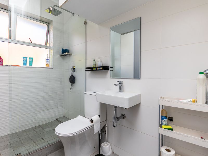 Two Bedroom, Two toilet with garage, parking bay and  a store room in the heart of Kenilworth Upper - Photo 8