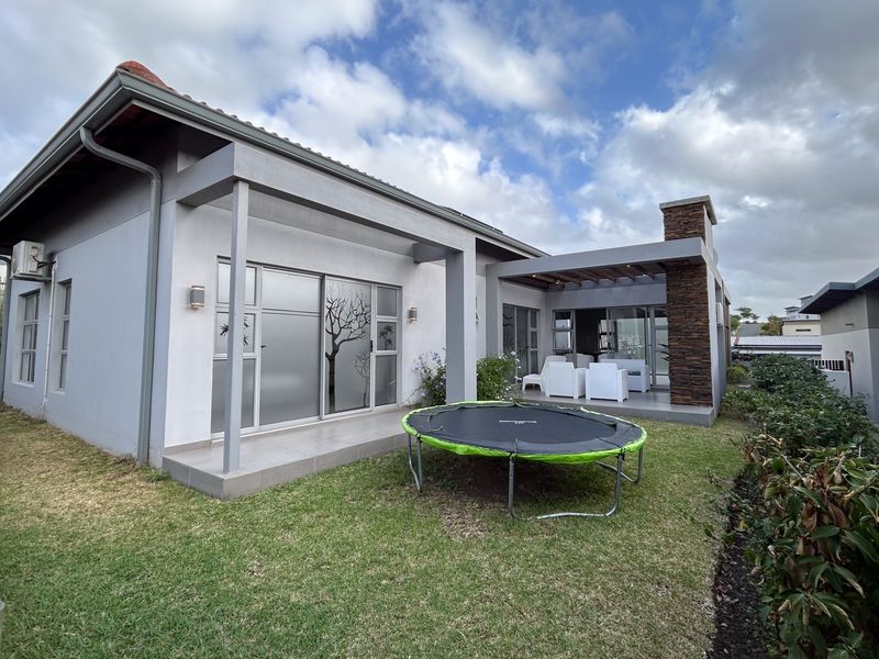 Stunning 4-Bedroom Family Home in Secure Palm Lakes Estate - Photo 2