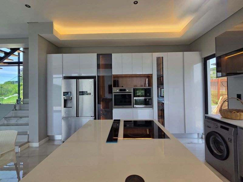 Spacious 4-Bedroom Family Home in Secure Palm Lakes Estate - Photo 6