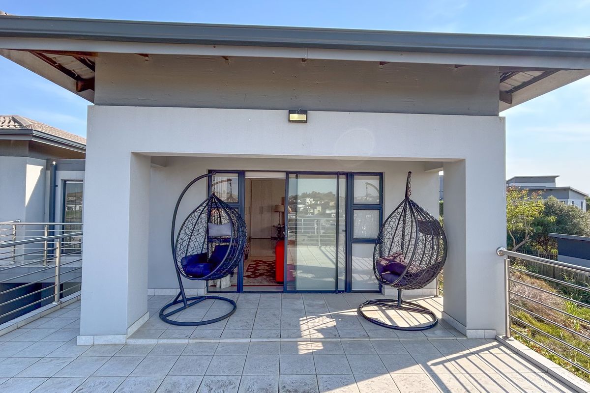 Elegant 3-Bedroom Double-Story Home for Sale in Palm Lakes Estate - Photo 4