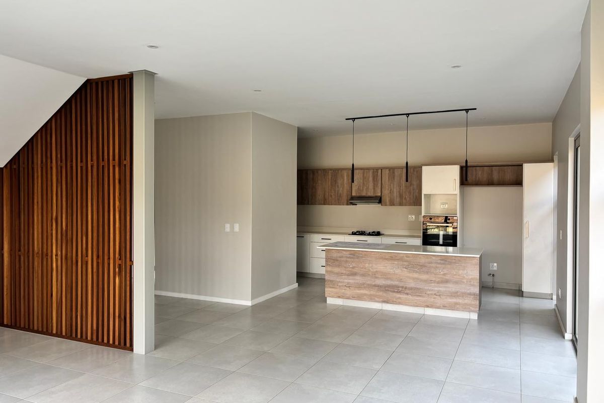 Spacious & Stylish 4-Bedroom Modern Home - Photo 5