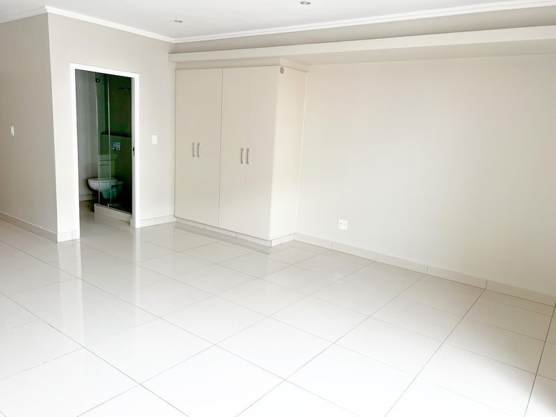 Chic Urban Living in the Heart of Umhlanga Ridge in Ridge Town Central - Photo 7