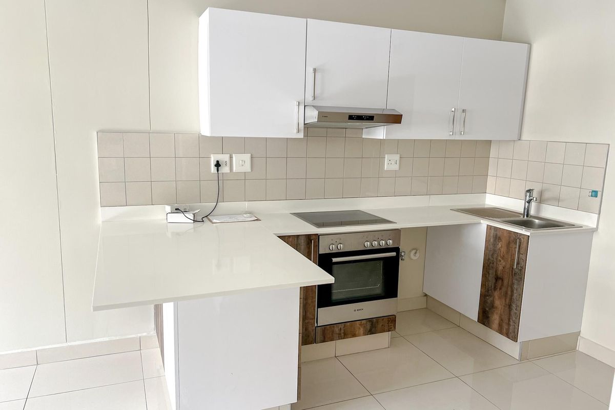 Chic Urban Living in the Heart of Umhlanga Ridge in Ridge Town Central - Photo 3