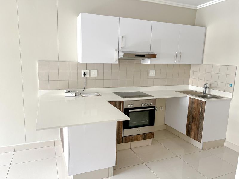 Chic Urban Living in the Heart of Umhlanga Ridge in Ridge Town Central - Photo 3