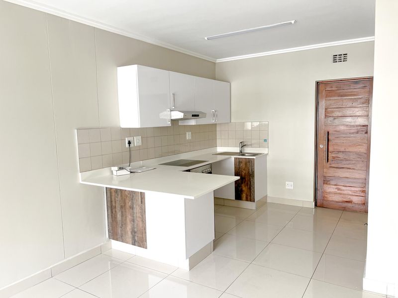 Chic Urban Living in the Heart of Umhlanga Ridge in Ridge Town Central - Photo 4