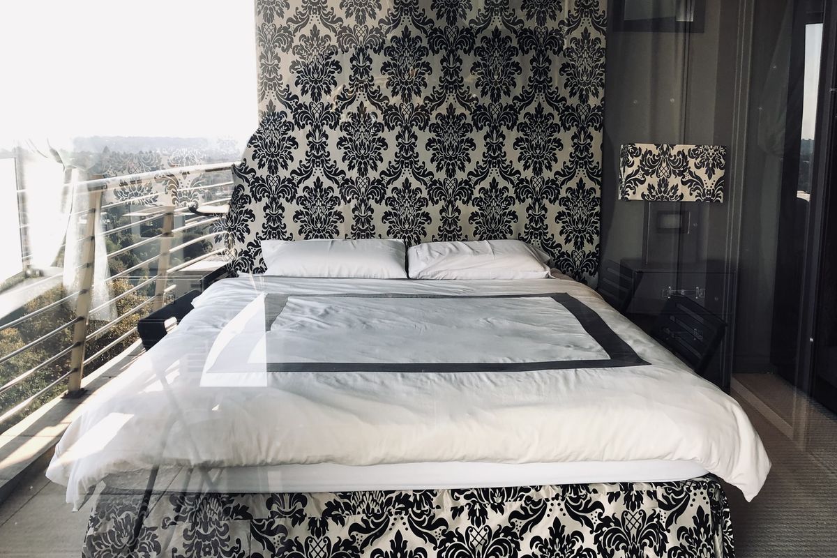 2 BED 2 BATH SANDTON CENTRAL APARTMENT - Photo 5