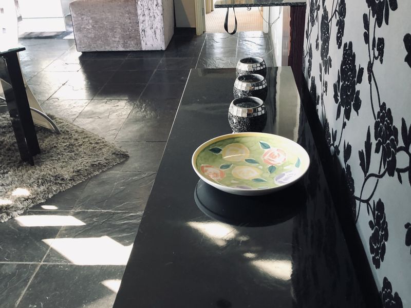 2 BED 2 BATH SANDTON CENTRAL APARTMENT - Photo 3