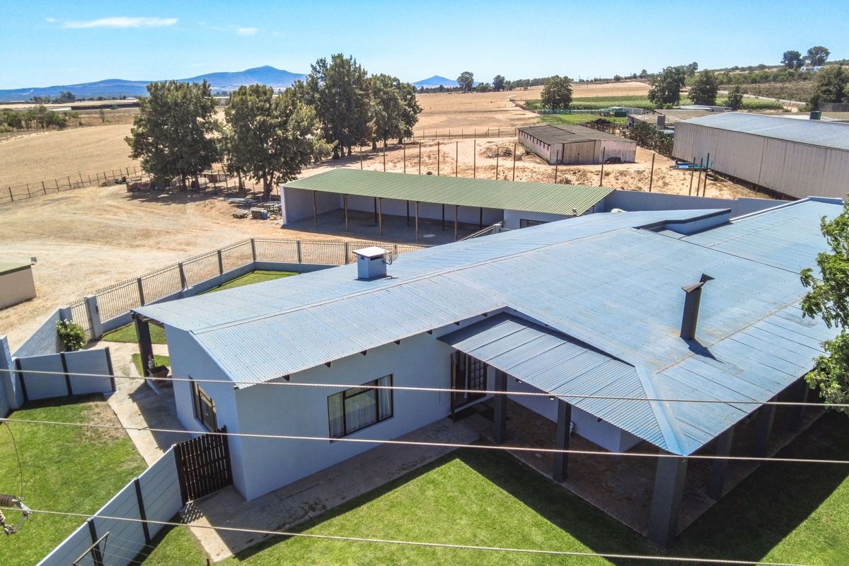 Exceptional Dual-Living Farm 10km from Malmesbury with flat potential - Photo 2