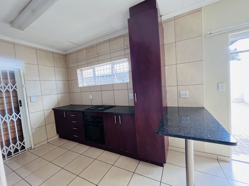 House Rental Monthly In Witbank - Photo 2