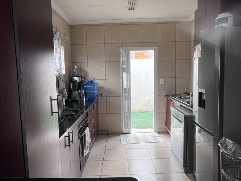 House Rental Monthly In Witbank - Photo 2