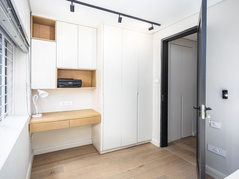 Newly Renovated Two Bedroom ground floor apartment with a Garage in the Heart of Rondebosch - Photo 7