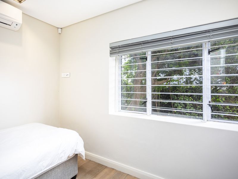 Newly Renovated Two Bedroom ground floor apartment with a Garage in the Heart of Rondebosch - Photo 6