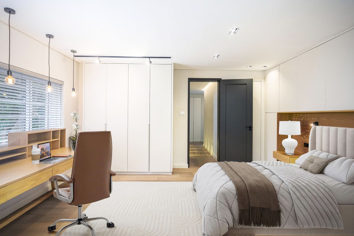 Newly Renovated Two Bedroom ground floor apartment with a Garage in the Heart of Rondebosch - Photo 3