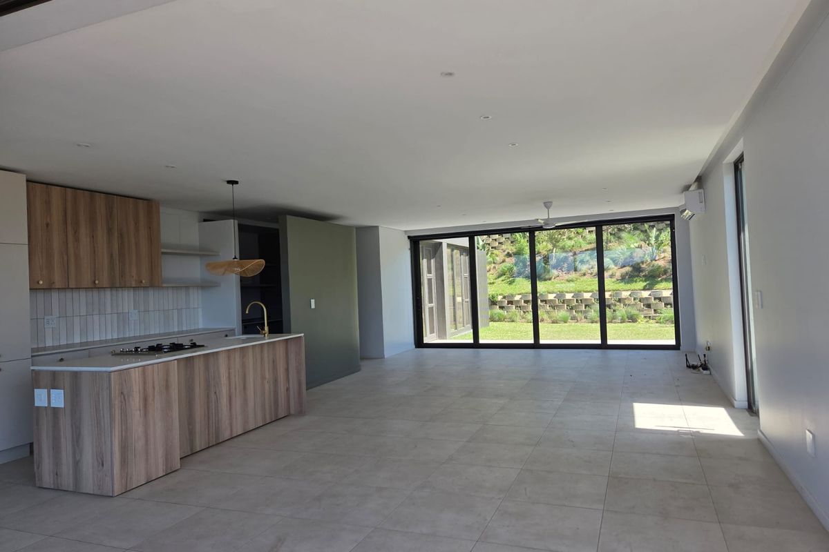 4-Bedroom Luxury Coastal Home in Zululami - Photo 5