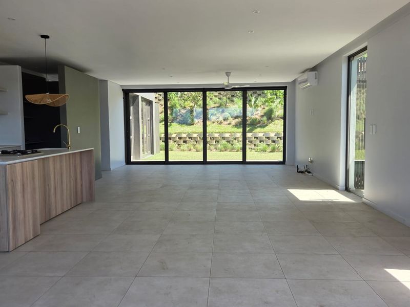 4-Bedroom Luxury Coastal Home in Zululami - Photo 8