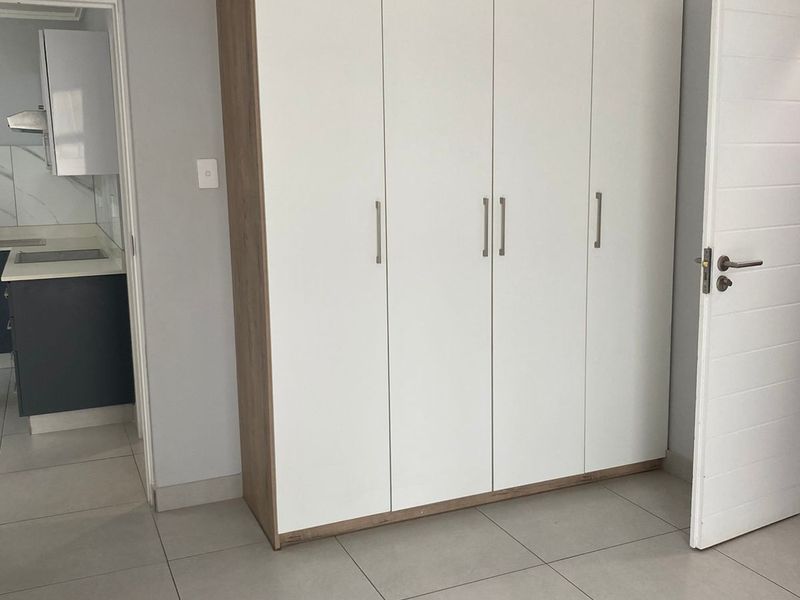 Spacious 2-Bed, 2-Bath with Modern Comforts - Photo 6