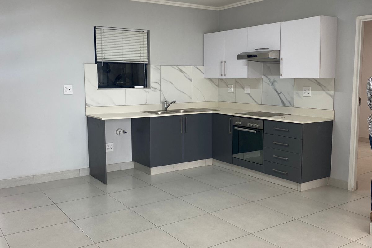 Spacious 2-Bed, 2-Bath with Modern Comforts - Photo 3