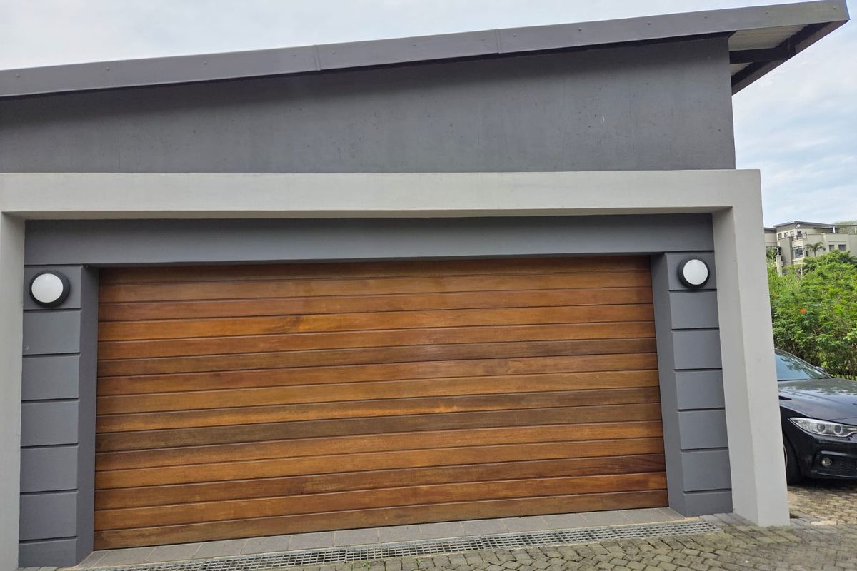 Modern Freestanding 3-Bedroom Home in Palm Lakes Estate - Photo 2