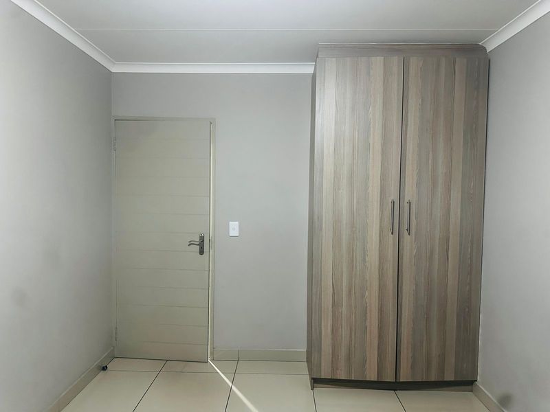 Townhouse Rental Monthly In Witbank - Photo 10