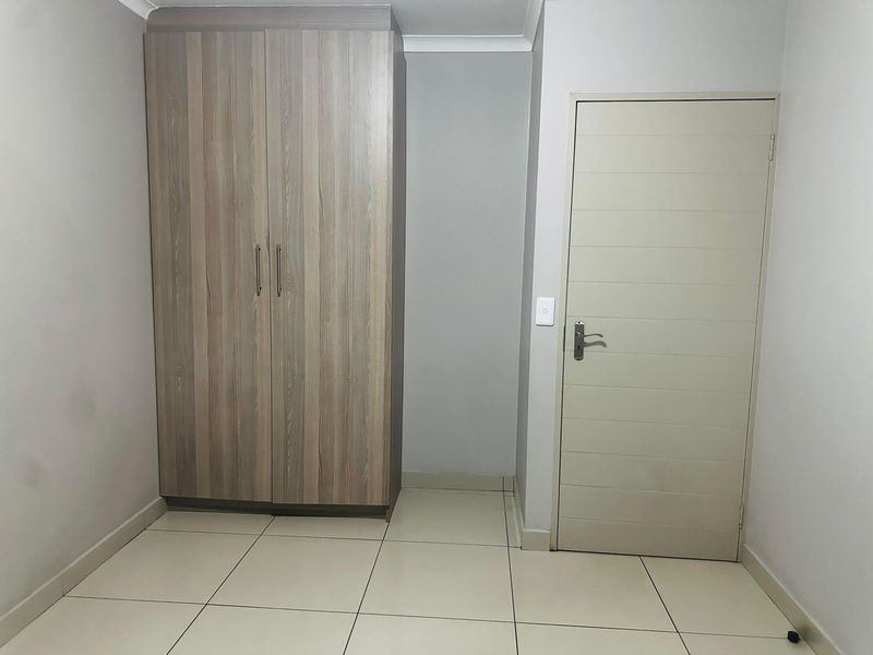 Townhouse Rental Monthly In Witbank - Photo 7