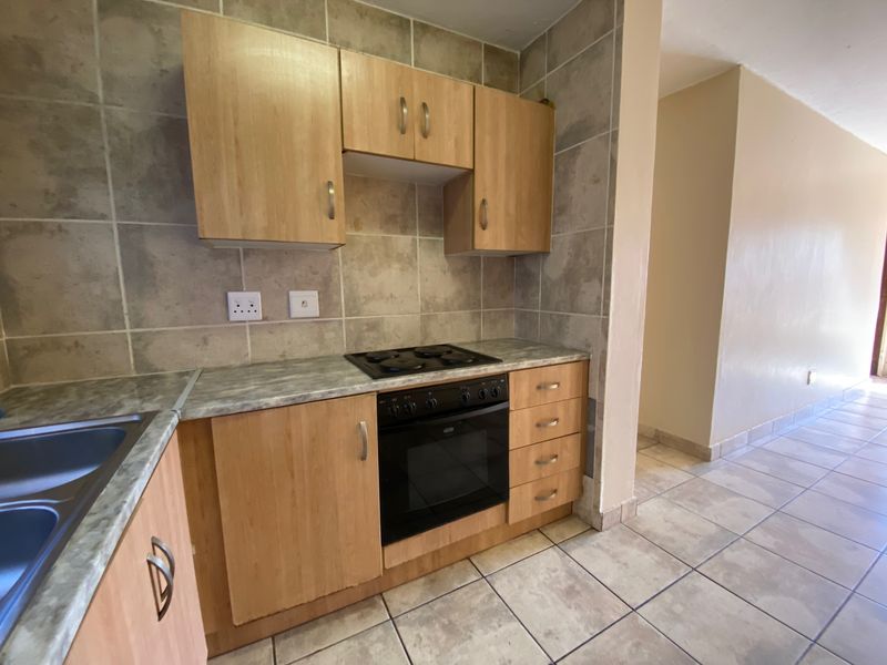 2 BEDROOM APARTMENT TO LET - Photo 6