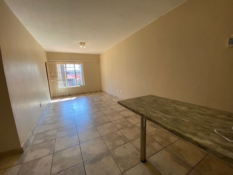 2 BEDROOM APARTMENT TO LET - Photo 2