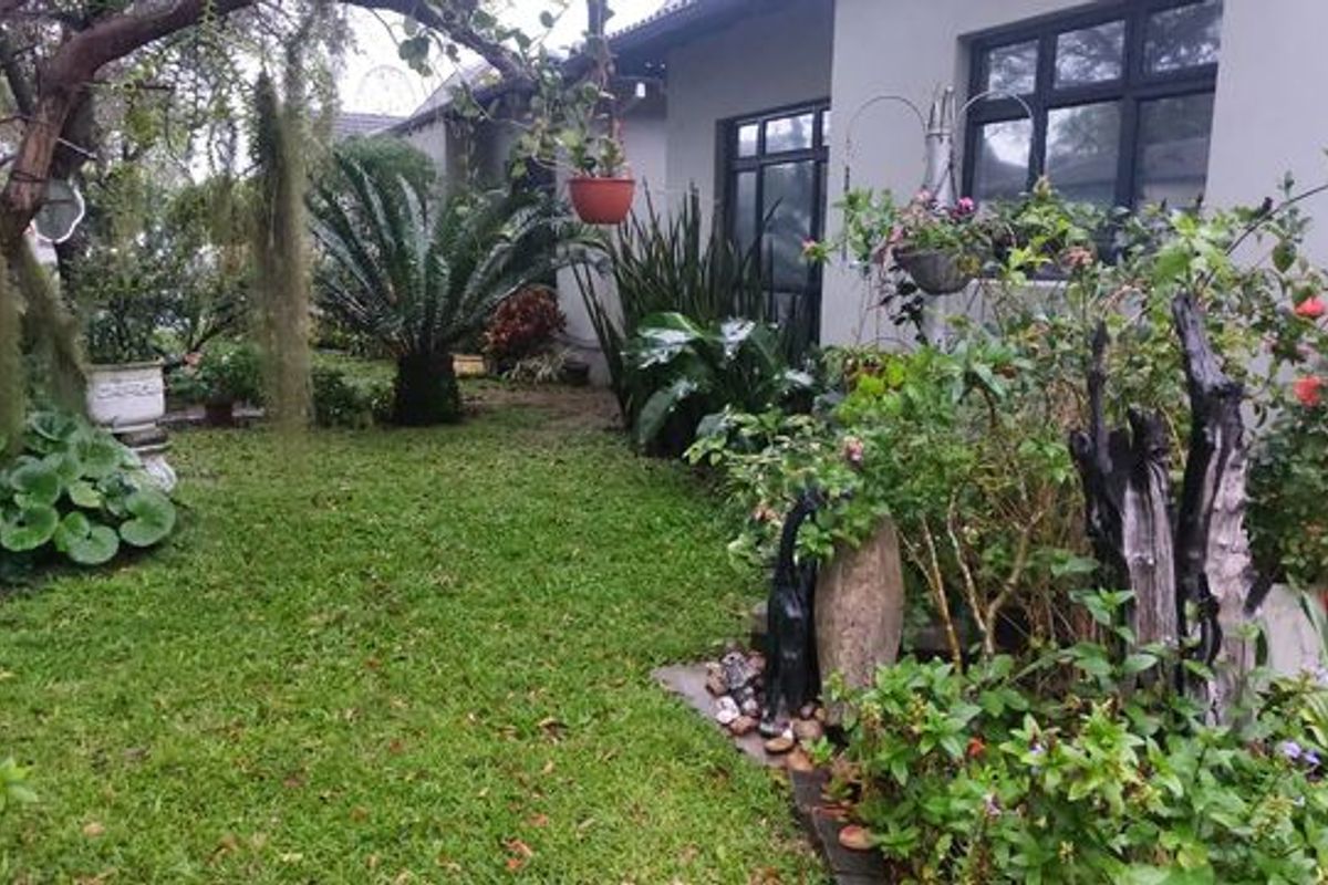 Retirement Village - Photo 3