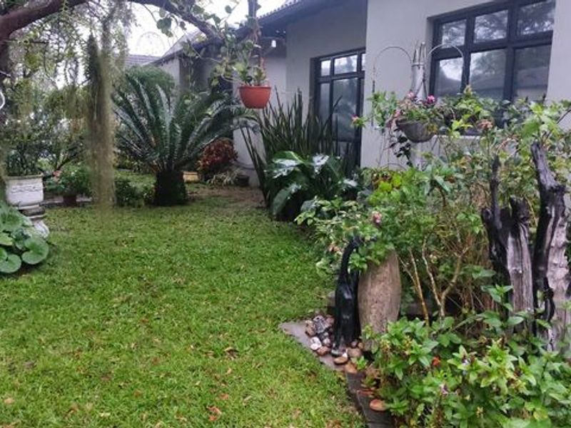 Retirement Village - Photo 3