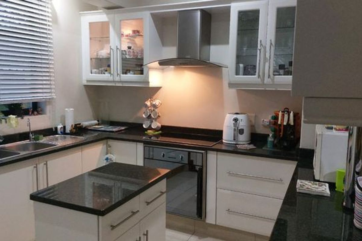 Retirement Village - Photo 5