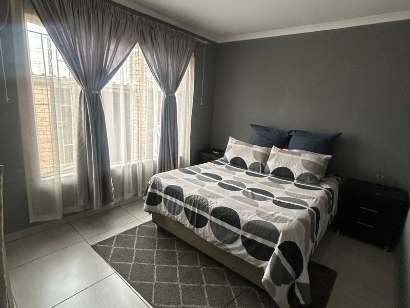 Stunning 2-Bedroom Unit in Secure Estate - Terenure-  Perfect Blend of Convenience and Security - Photo 10