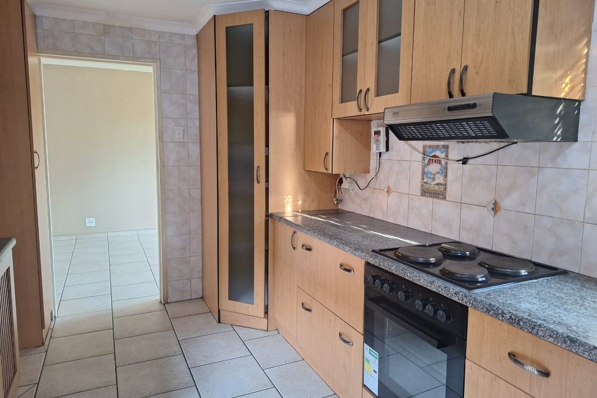 2 Bedroom Duplex For Sale in Vanderbijlpark CE3 - Photo 5