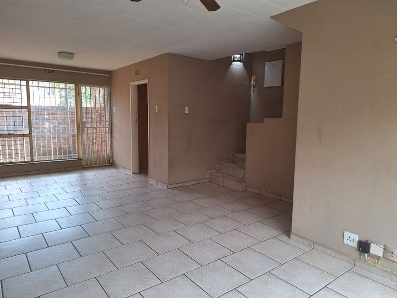 2 Bedroom Duplex For Sale in Vanderbijlpark CE3 - Photo 8