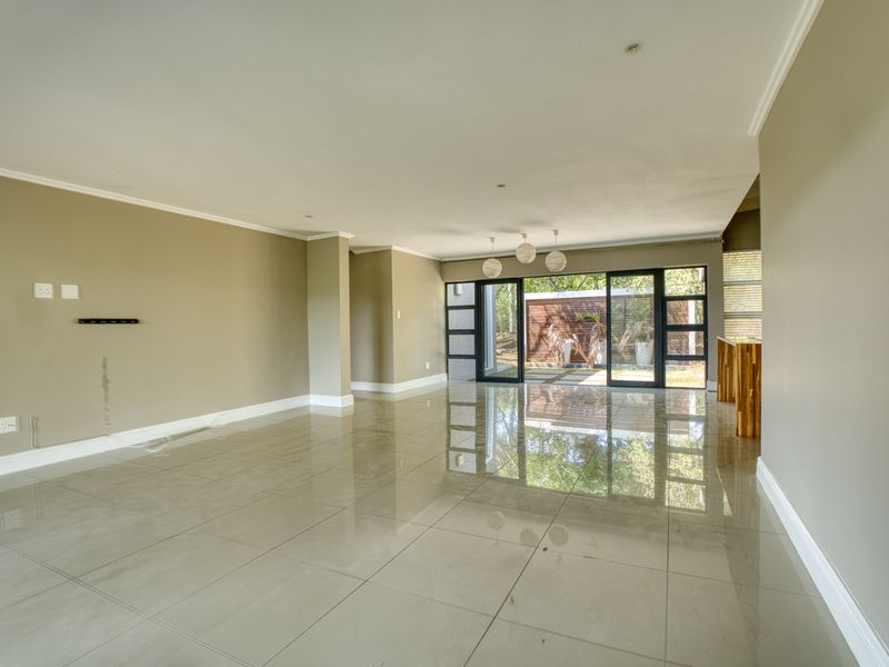 Stunning 4-Bedroom Home for Sale in Palm Lakes Estate - Photo 7