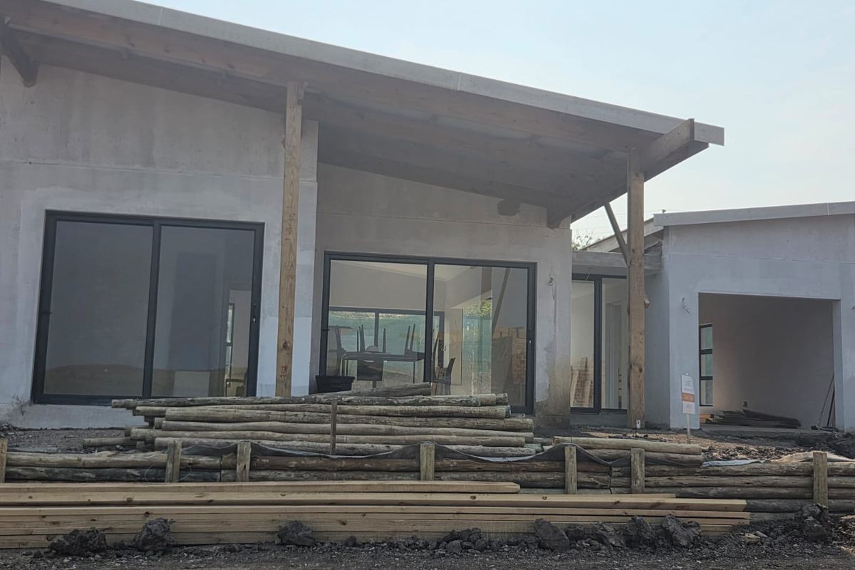 Modern Coastal Living at Kingsley, Palm Lakes 2 Estate - Photo 4