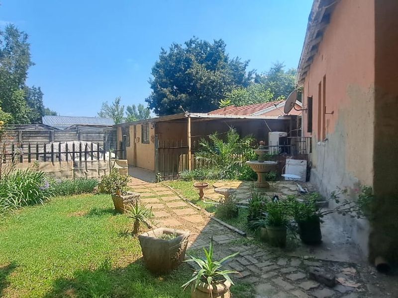 Charming Home with Endless Potential and Income Opportunity! - Photo 1